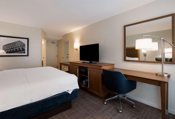 Hampton Inn By Hilton Columbia-I-26 Airport Area image 28